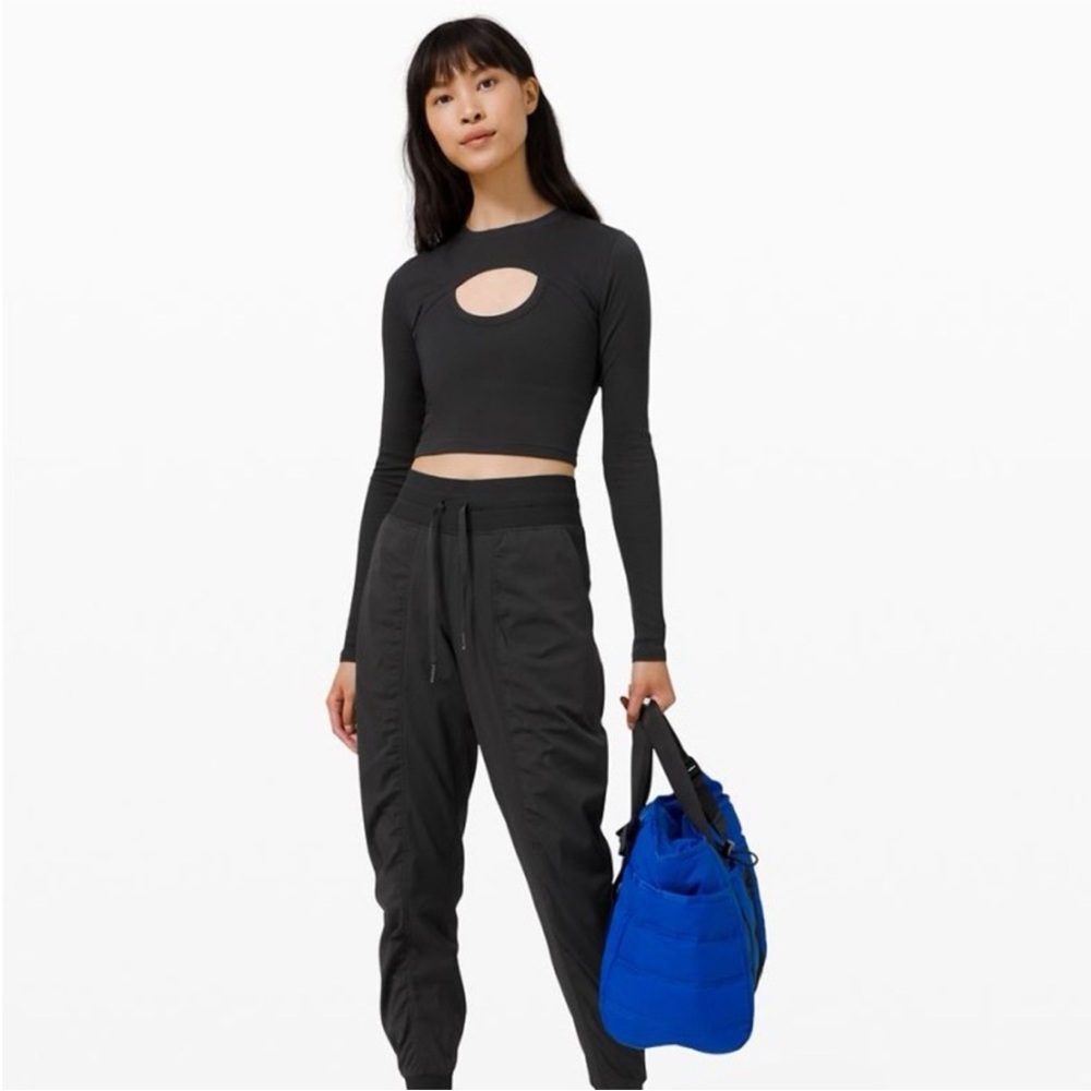 Lululemon Black LA Better Best Long Sleeve Crop Cropped Keyhole Cut Out Size 10 - Picture 2 of 16